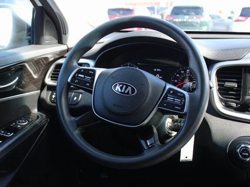 Used 2019 Kia Sorento LX image 21