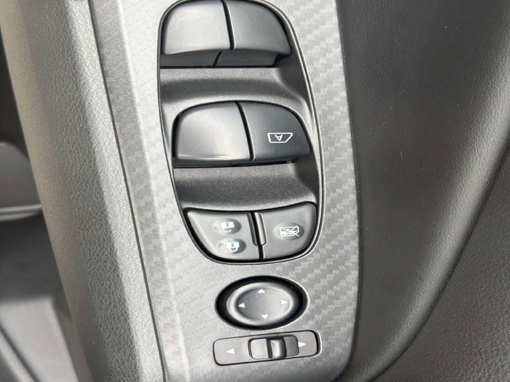 Used 2024 Nissan Altima 2.5 SV w/ SV Premium Package AWD/4WD image 19