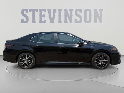 Used 2024 Toyota Camry SE FWD image 6