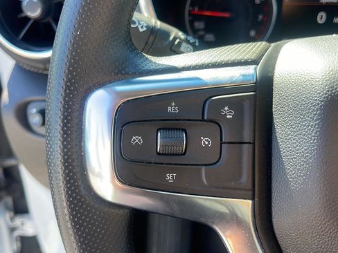 Used 2025 Chevrolet Blazer LT FWD image 19