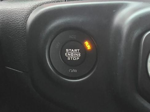 Used 2022 Jeep Wrangler Unlimited Rubicon AWD/4WD image 18