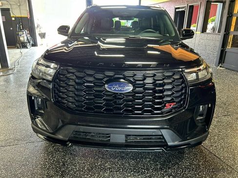 Used 2025 Ford Explorer ST AWD/4WD image 7