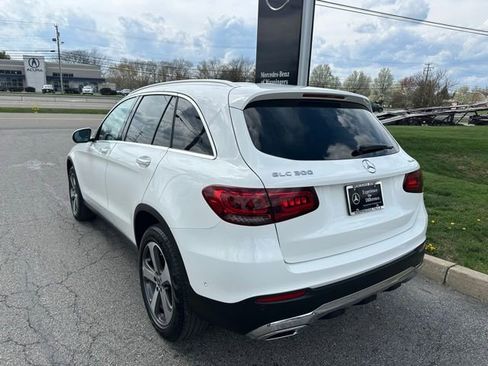Used 2022 Mercedes-Benz GLC 300 4MATIC image 3