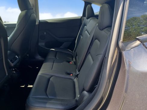 Used 2024 Tesla Model Y Long Range AWD/4WD image 13