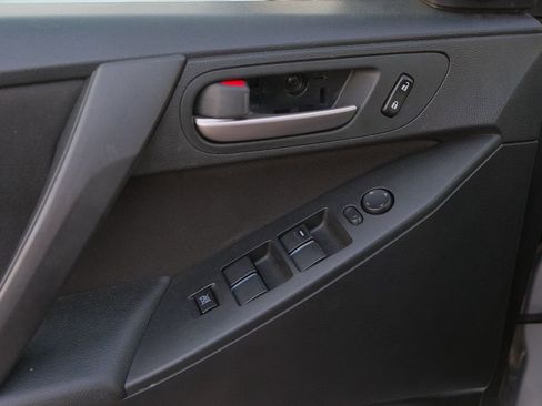 Used 2013 MAZDA MAZDA3 i Touring image 12