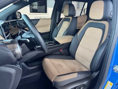 Used 2025 Chevrolet Equinox ACTIV w/ Safety and Technology Package FWD image 20