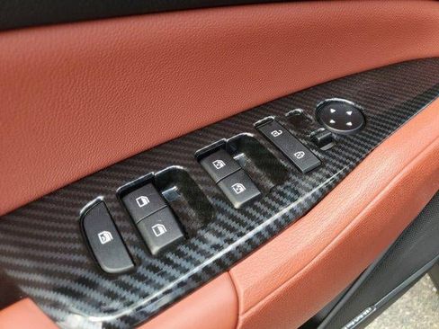 Used 2024 Kia Sportage SX image 18