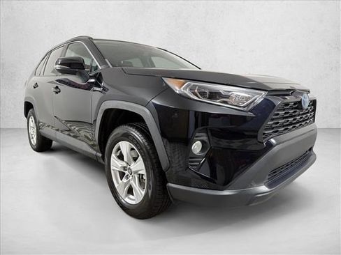 Used 2020 Toyota RAV4 XLE AWD/4WD image 1