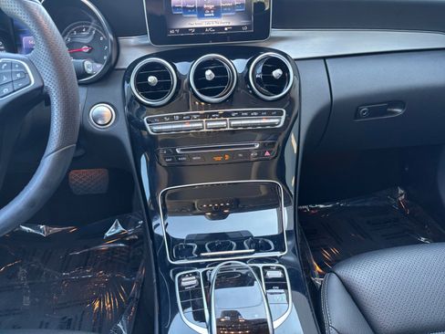 Used 2015 Mercedes-Benz C 300 4MATIC Sedan image 9