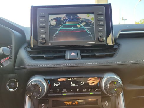 Used 2021 Toyota RAV4 XLE image 19