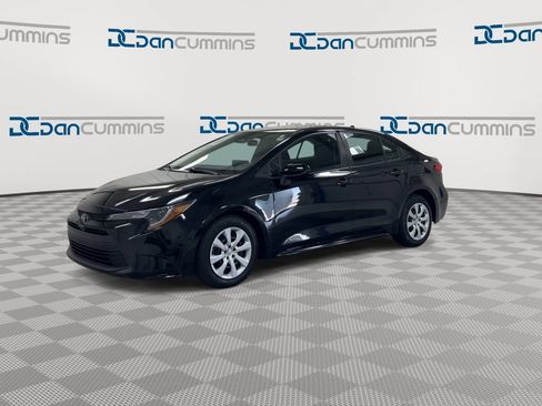 Used 2024 Toyota Corolla LE FWD image 4