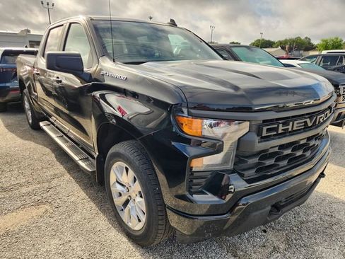 Used 2024 Chevrolet Silverado 1500 Custom AWD/4WD image 1