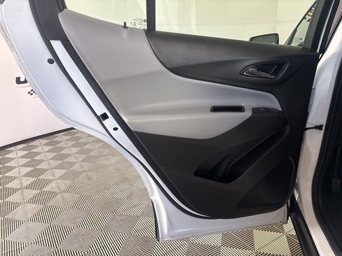 Used 2022 Chevrolet Equinox LS w/ LPO, Floor Liner Package image 19