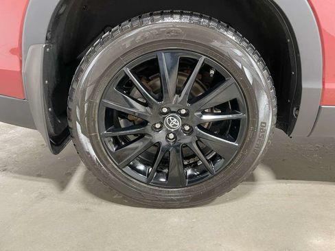 Used 2019 Toyota Highlander SE AWD/4WD image 6