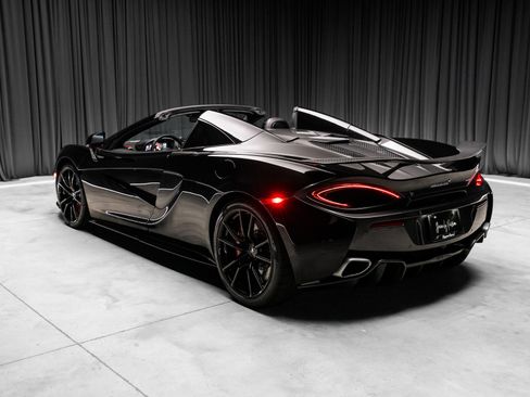 Used 2019 McLaren 570S Spider RWD image 4