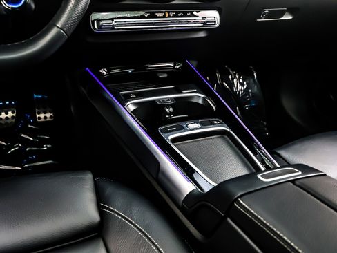 Used 2025 Mercedes-Benz GLB 35 AMG 4MATIC image 7