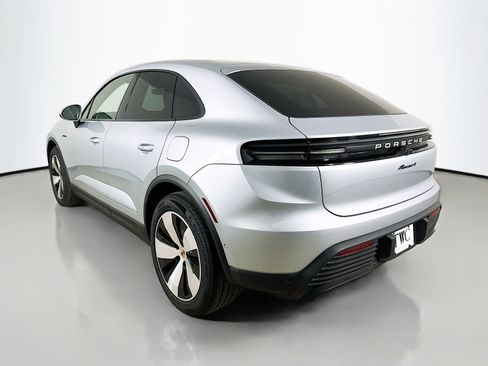 Used 2025 Porsche Macan 4 Electric AWD/4WD image 7