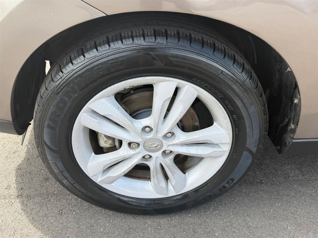 Used 2013 Hyundai Tucson Limited FWD image 16