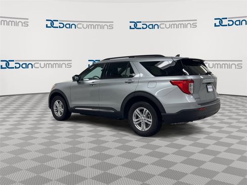 Used 2023 Ford Explorer XLT image 6