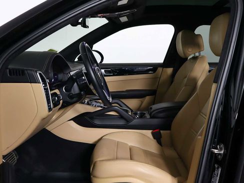Used 2023 Porsche Cayenne GTS image 16