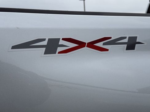 Used 2022 Chevrolet Silverado 2500 Custom w/ Custom Convenience Package image 10