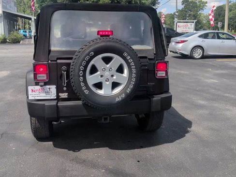 Used 2013 Jeep Wrangler Sport AWD/4WD image 7