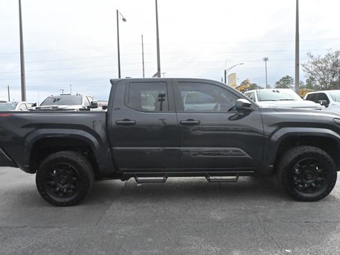 Used 2025 Toyota Tacoma SR5 image 15