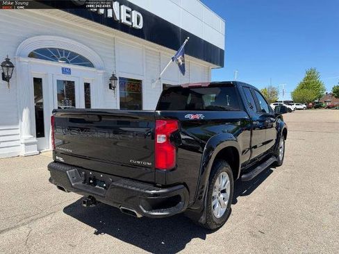 Used 2019 Chevrolet Silverado 1500 Custom w/ Custom Value Package AWD/4WD image 5