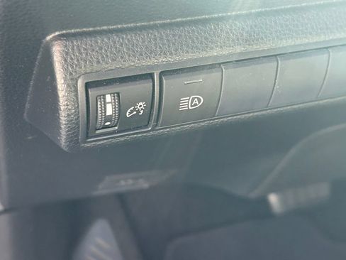Used 2020 Toyota Corolla LE FWD image 21