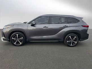 Used 2021 Toyota Highlander XSE video 2