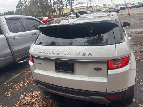 Used 2019 Land Rover Range Rover Evoque SE image 11
