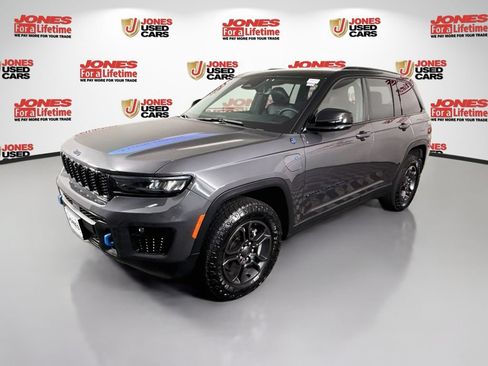 Used 2024 Jeep Grand Cherokee Trailhawk w/ Luxury Tech Group III AWD/4WD image 14