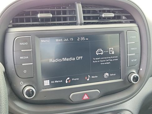 Used 2025 Kia Soul LX w/ LX Technology Package FWD image 21