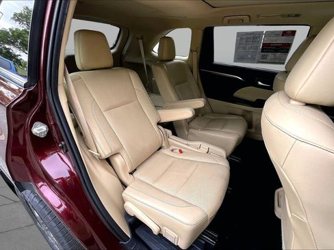 Used 2019 Toyota Highlander Limited Platinum AWD/4WD image 20