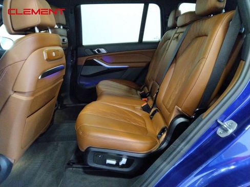 Used 2023 BMW X7 M60i image 32