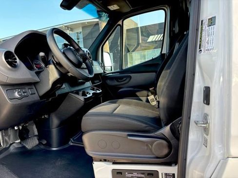 Used 2026 Mercedes-Benz Sprinter 2500 image 39