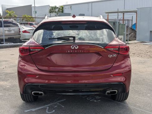 Used 2019 INFINITI QX30 w/ Navigation Package image 2