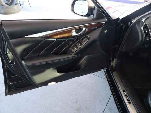 Used 2016 INFINITI Q50 3.0t Premium w/ Driver Assistance Package image 12