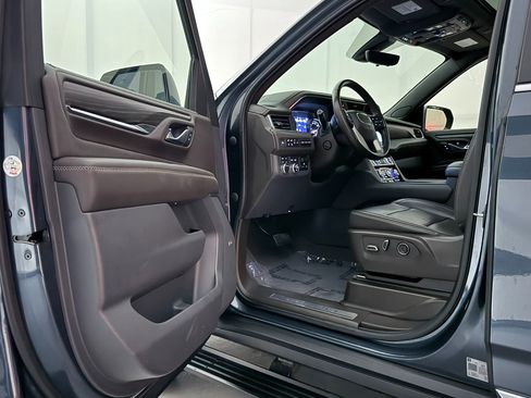 Used 2021 GMC Yukon Denali w/ Denali Premium Package image 16