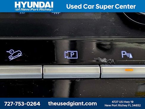 Used 2025 Hyundai Santa Fe SEL FWD image 31