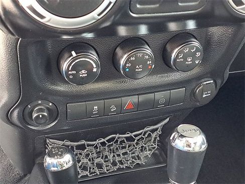 Used 2012 Jeep Wrangler Rubicon w/ PWR Convenience Group image 14