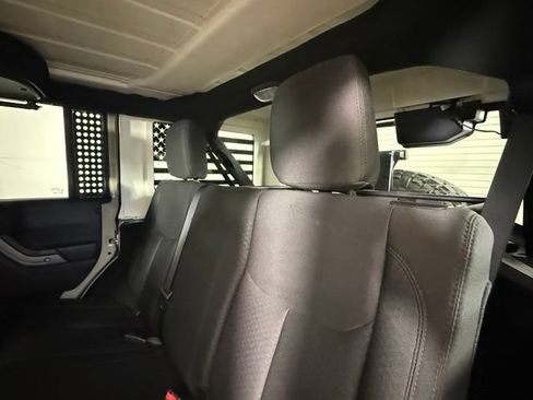 Used 2018 Jeep Wrangler Unlimited Sport S AWD/4WD image 24