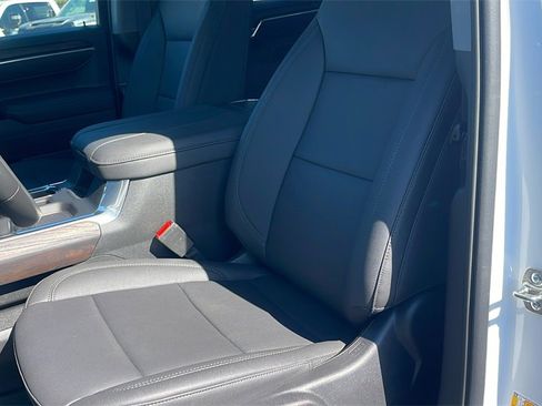 New 2026 GMC Sierra 1500 SLT w/ SLT Premium Package image 10