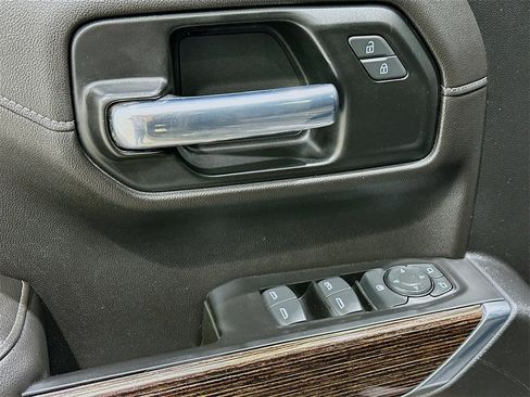 Used 2020 GMC Sierra 1500 Elevation w/ Elevation Value Package image 18