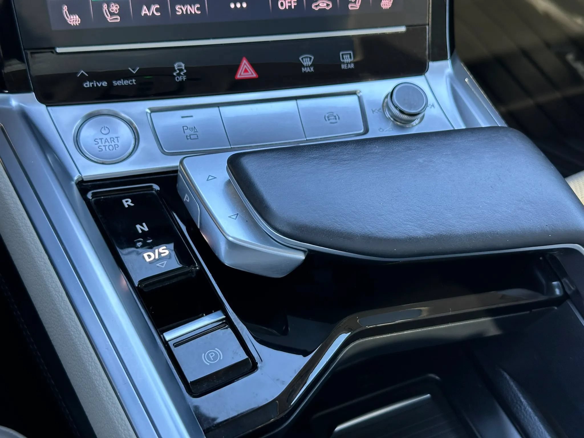 Used 2019 Audi e-tron Prestige AWD/4WD image 64