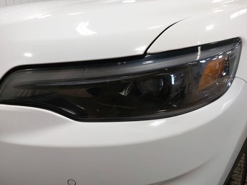 Used 2021 Jeep Cherokee Limited image 30