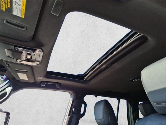 Used 2025 Lexus GX 550 AWD/4WD image 16