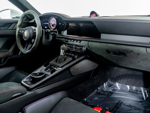 Used 2022 Porsche 911 GT3 image 33