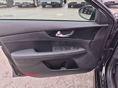 Used 2023 Kia Forte GT-Line w/ GT-Line Premium Package FWD image 16