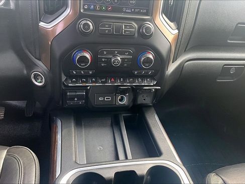 Used 2021 Chevrolet Silverado 1500 High Country w/ Technology Package image 31